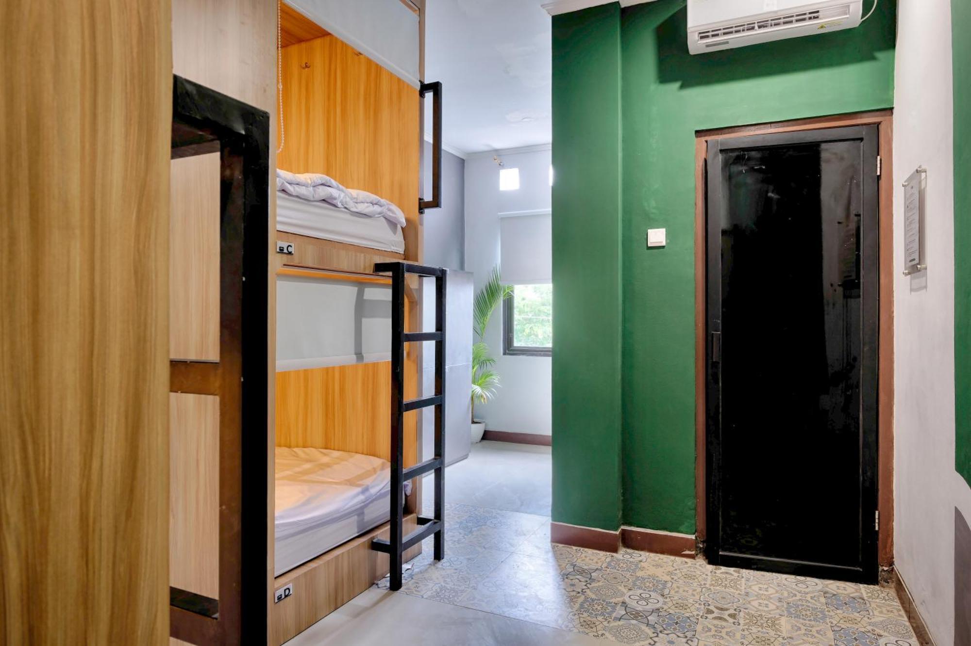 Hubs Hostel Yogyakarta Dış mekan fotoğraf