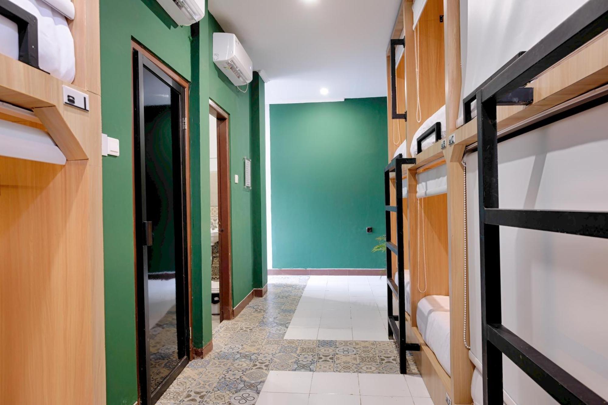 Hubs Hostel Yogyakarta Dış mekan fotoğraf